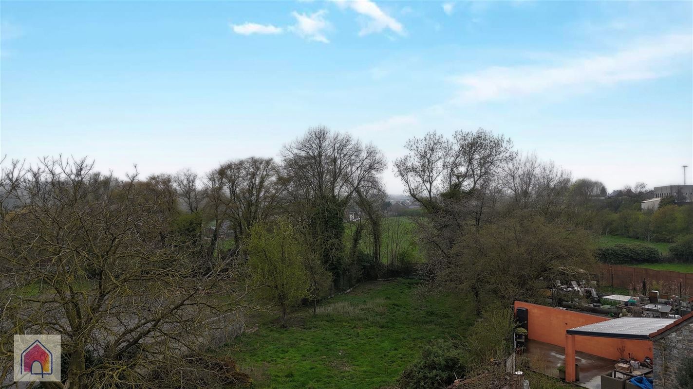 Terrain d'une superficie de 14 a 60 ca ! Belle visibilité !