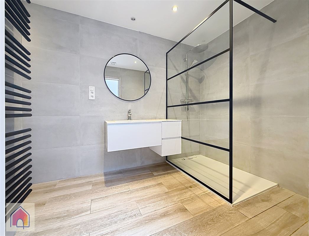 Une maison pleine de cachet à découvrir sans tarder !