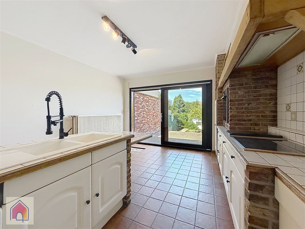 Une maison pleine de cachet à découvrir sans tarder !