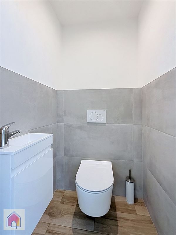 Une maison pleine de cachet à découvrir sans tarder !