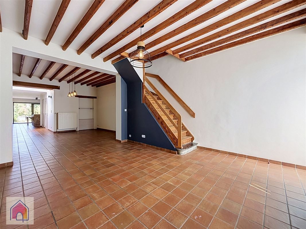 Une maison pleine de cachet à découvrir sans tarder !