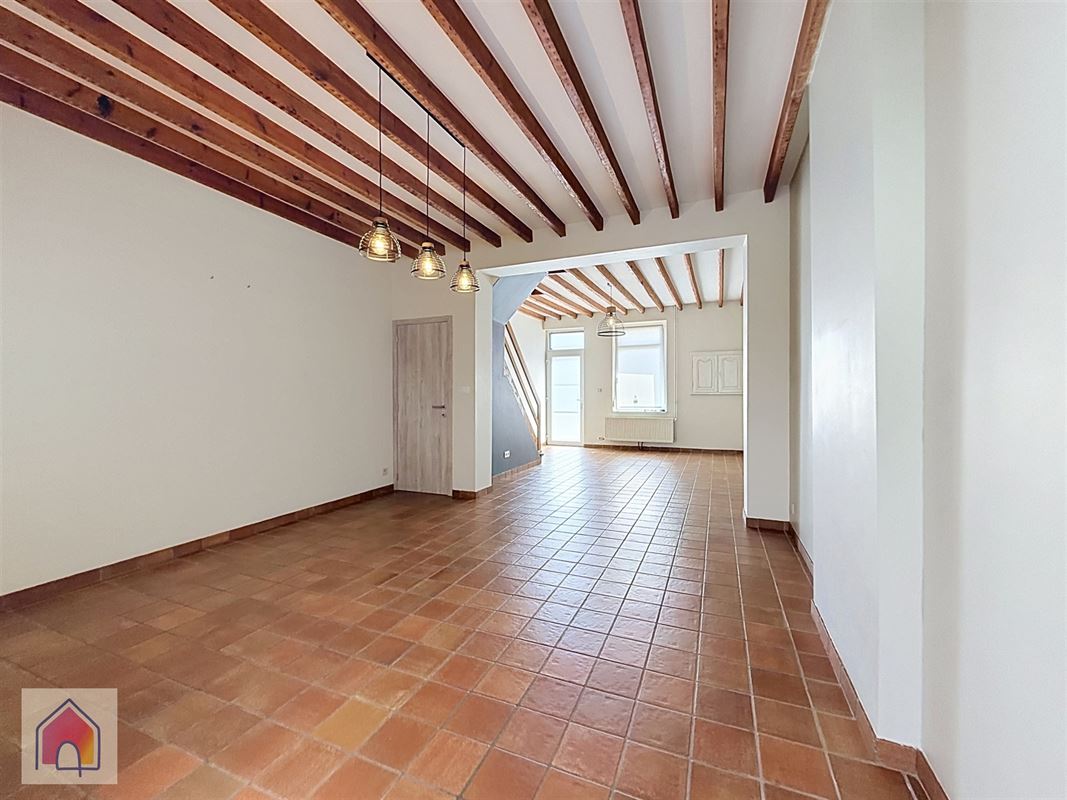 Une maison pleine de cachet à découvrir sans tarder !