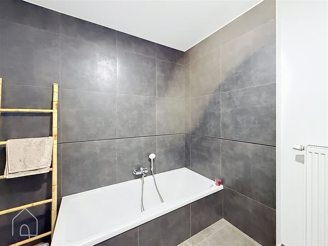 Superbe appartement 2 chambres avec balcon et parking !
