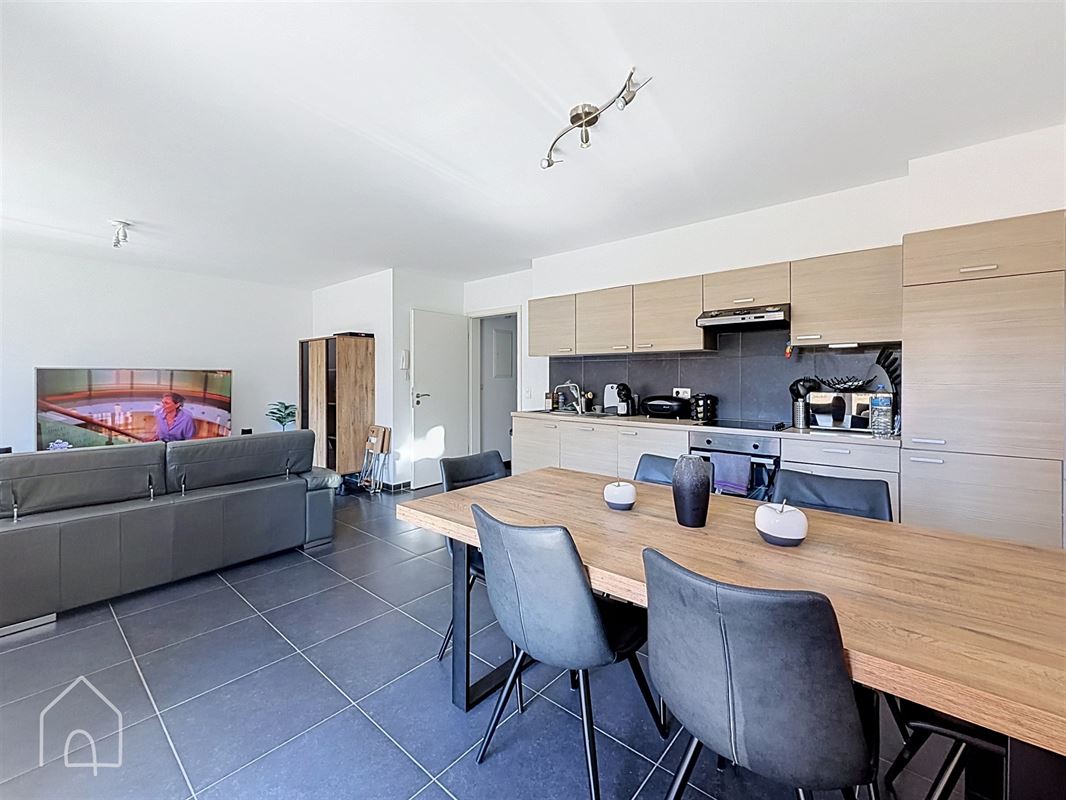 Appart 1 chambre + bureau avec terrasse et parking – PEB B