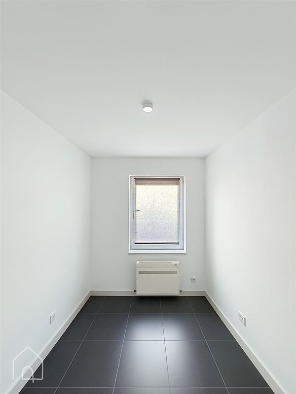 Appart 1 chambre + bureau avec terrasse et parking – PEB B