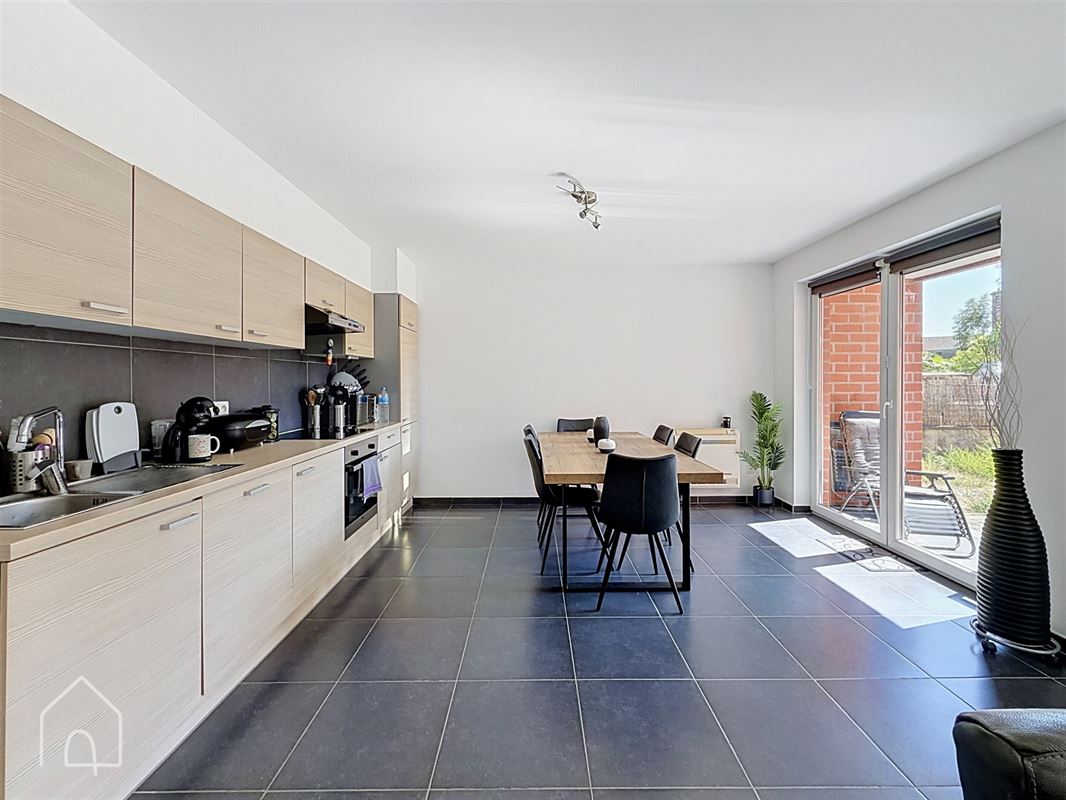 Appart 1 chambre + bureau avec terrasse et parking – PEB B