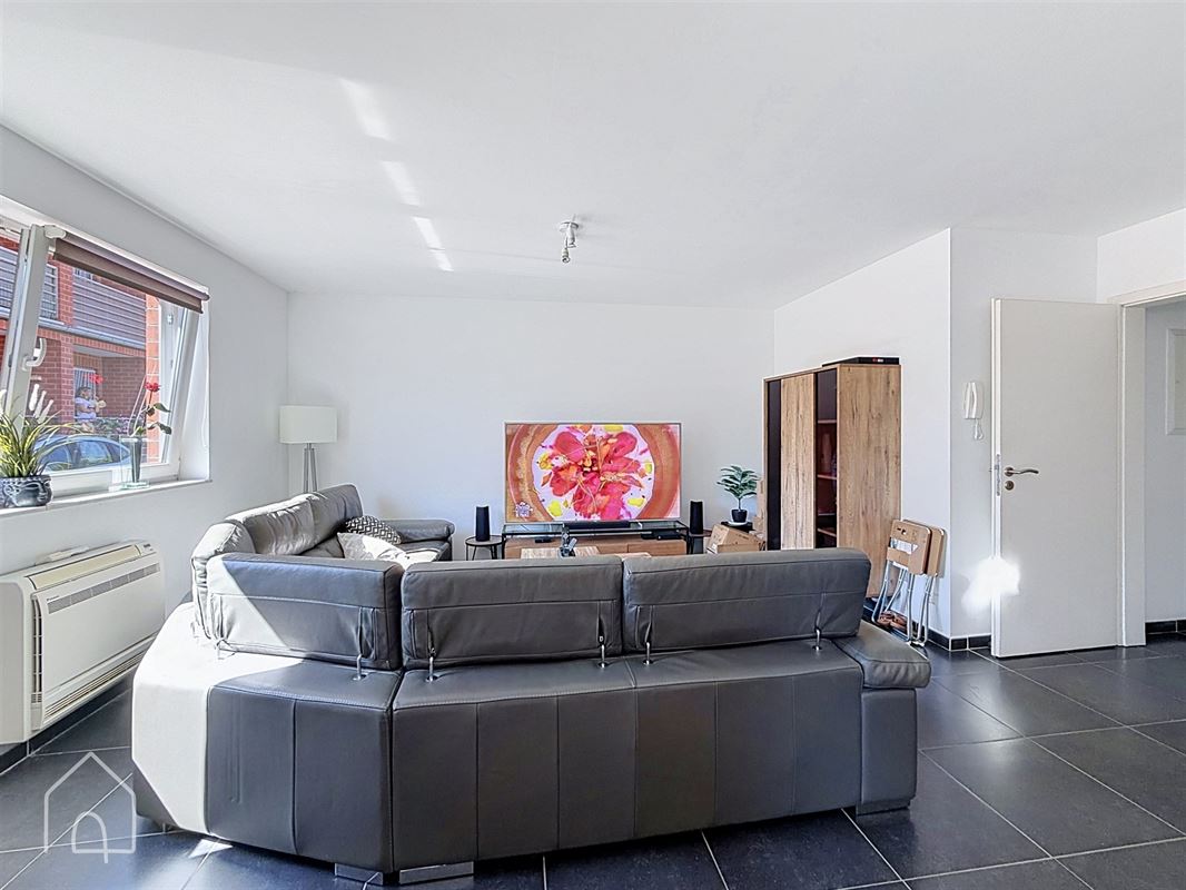 Appart 1 chambre + bureau avec terrasse et parking – PEB B