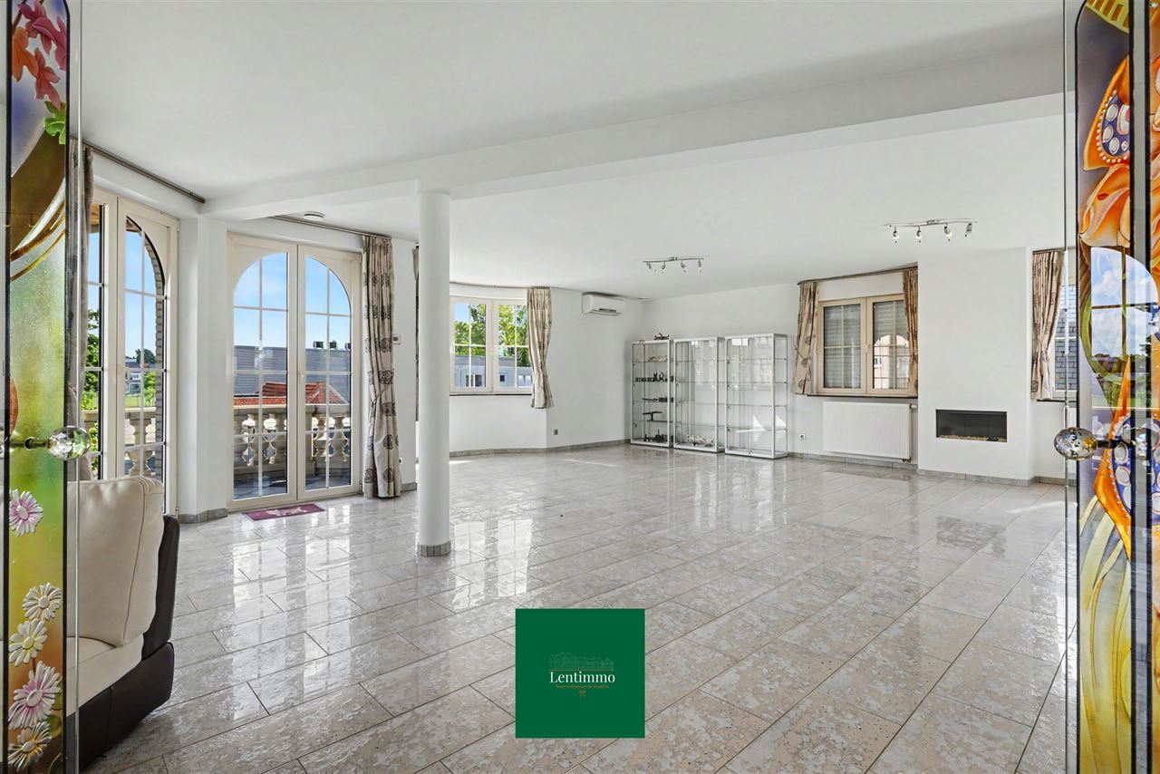 Riant handelshuis (340m2) op toplocatie te Londerzeel