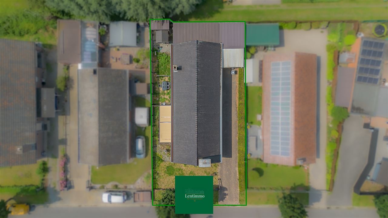 OB in doodlopende straat met 3 slpks, 2 garages te Sinaai