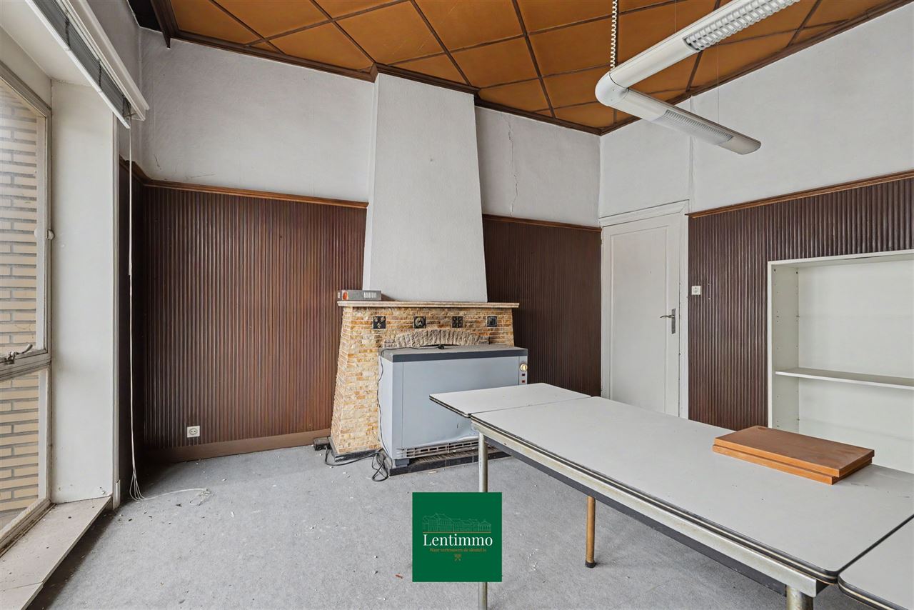 Karaktervolle eigendom met handelspand en woonst