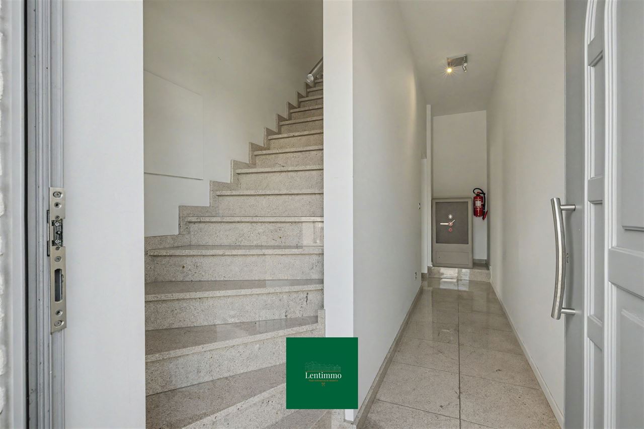 Riant handelshuis (340m2) op toplocatie te Londerzeel