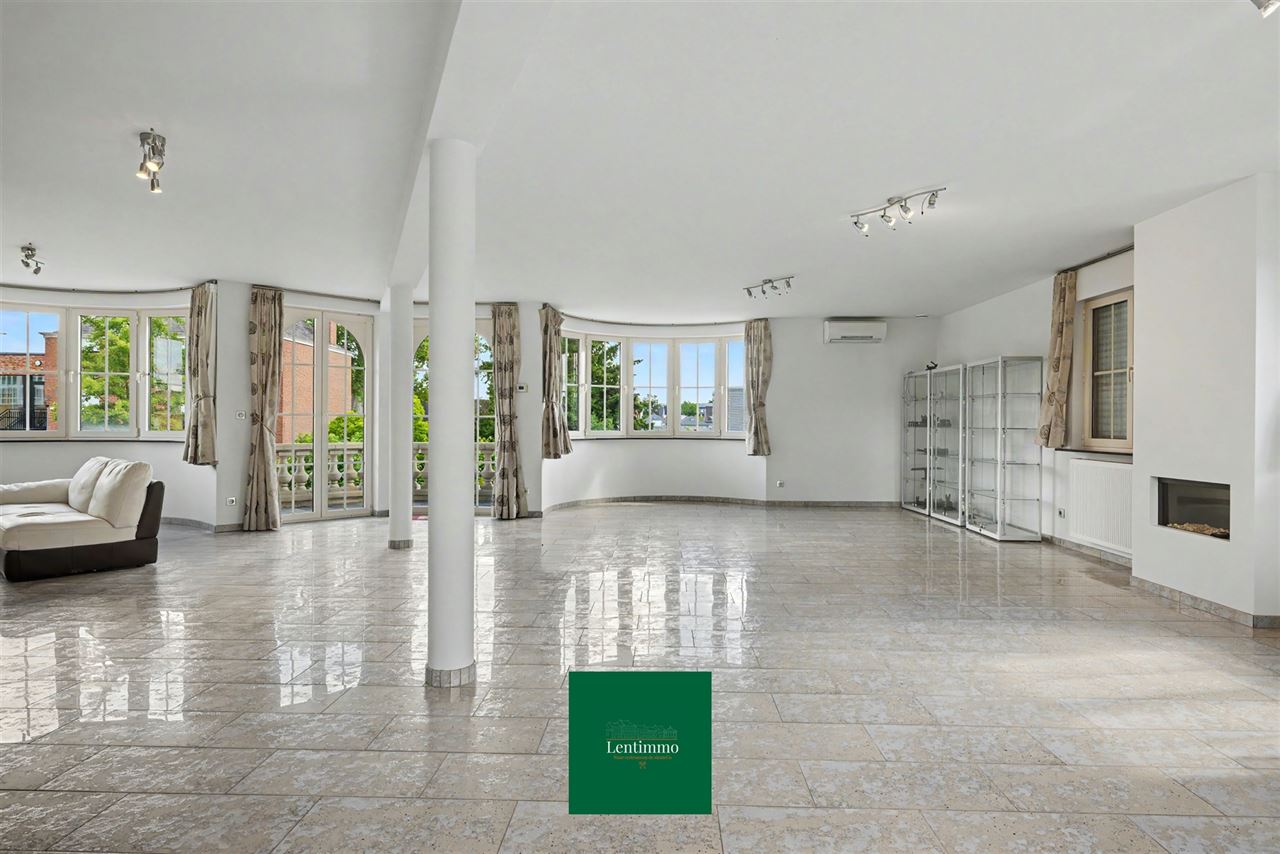 Riant handelshuis (340m2) op toplocatie te Londerzeel