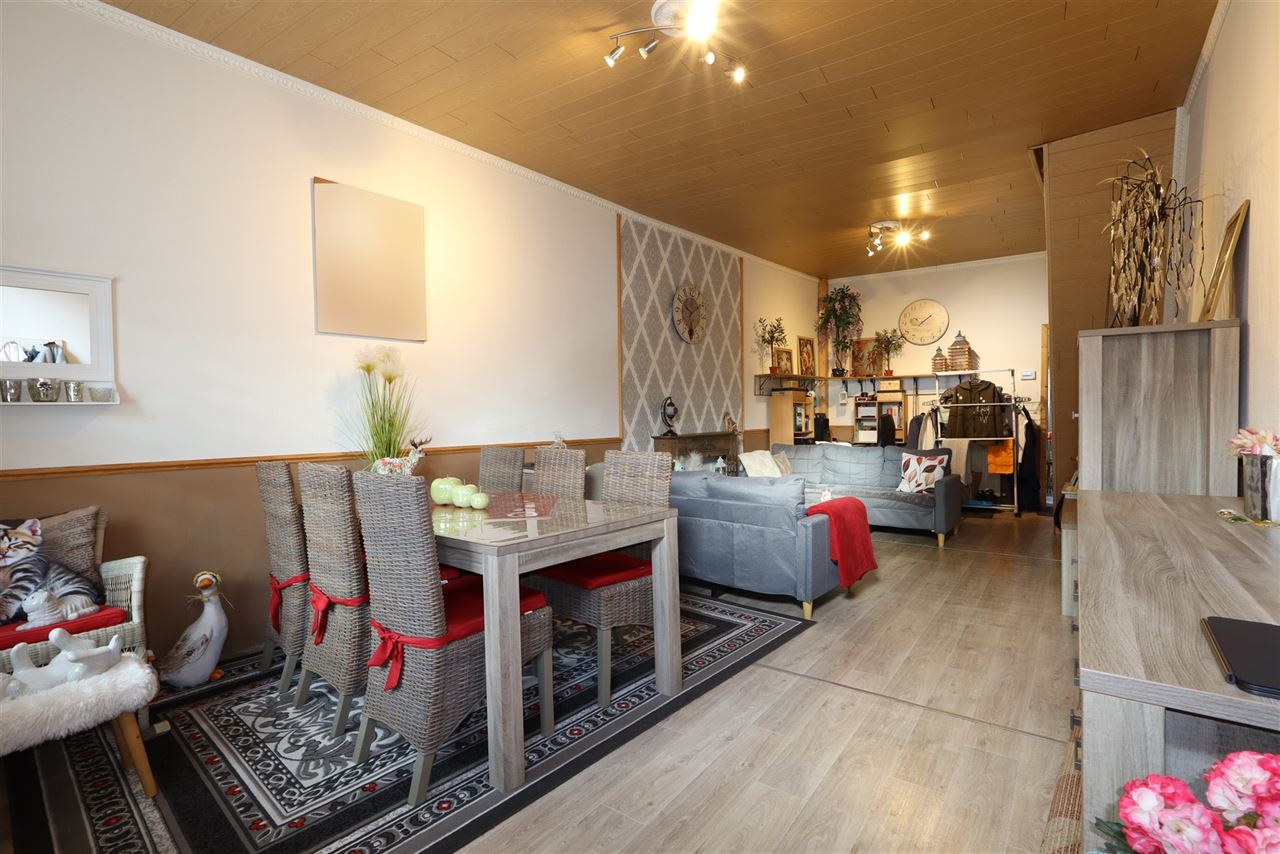 Woning met 2slpks & buitenruimte in het centrum van Zele