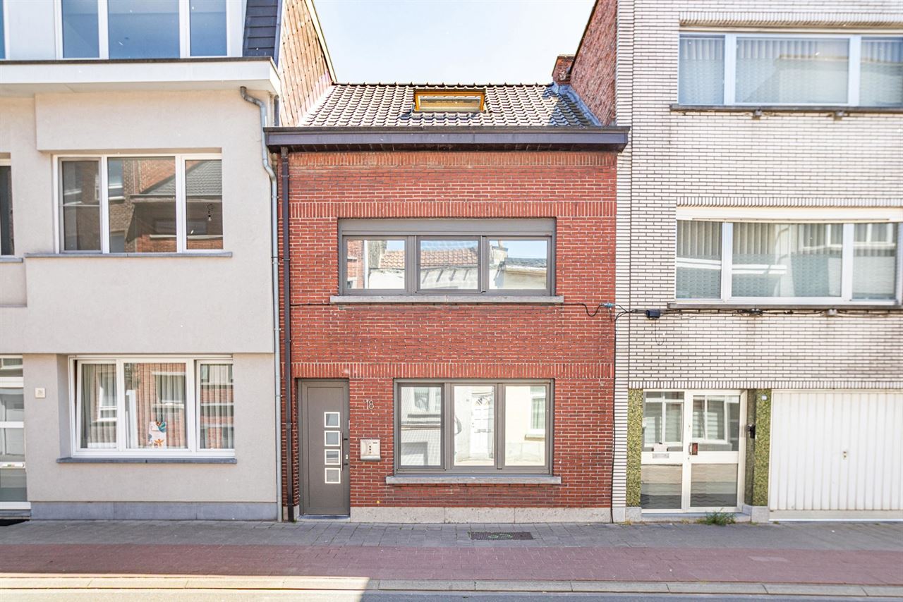Instapklare woonst met 4 slpk, kelder, ZO-tuin + uitweg
