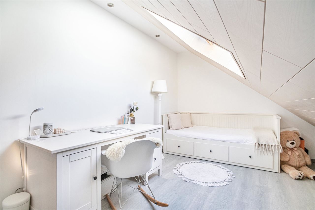 Instapklare woonst met 4 slpk, kelder, ZO-tuin + uitweg