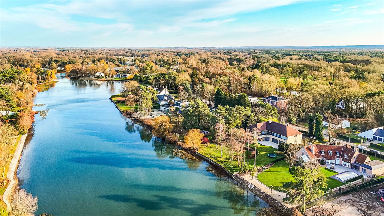 Exclusieve bouwgrond van 4.370 m² in “Golf & Meer”-domein