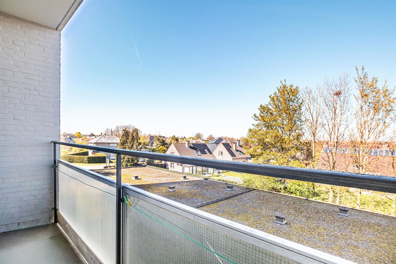 Ruim 3-slaapkamerappartement met potentieel + garage
