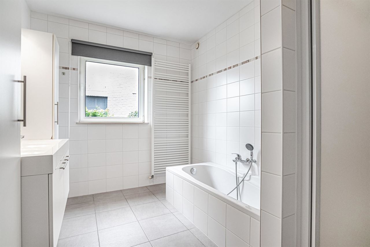 Gelijkvloerse verInstapklaar gelijkvloers appartement met privatieve tuindieping