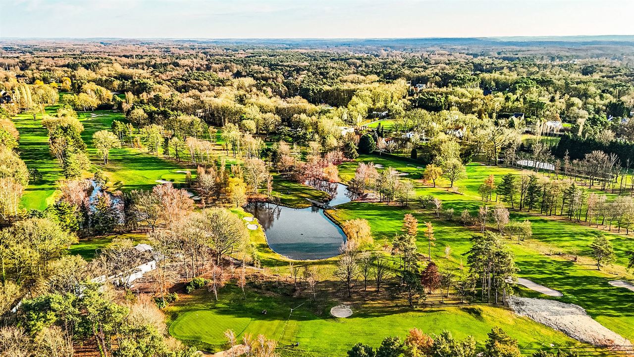 Exclusieve bouwgrond van 4.370 m² in “Golf & Meer”-domein