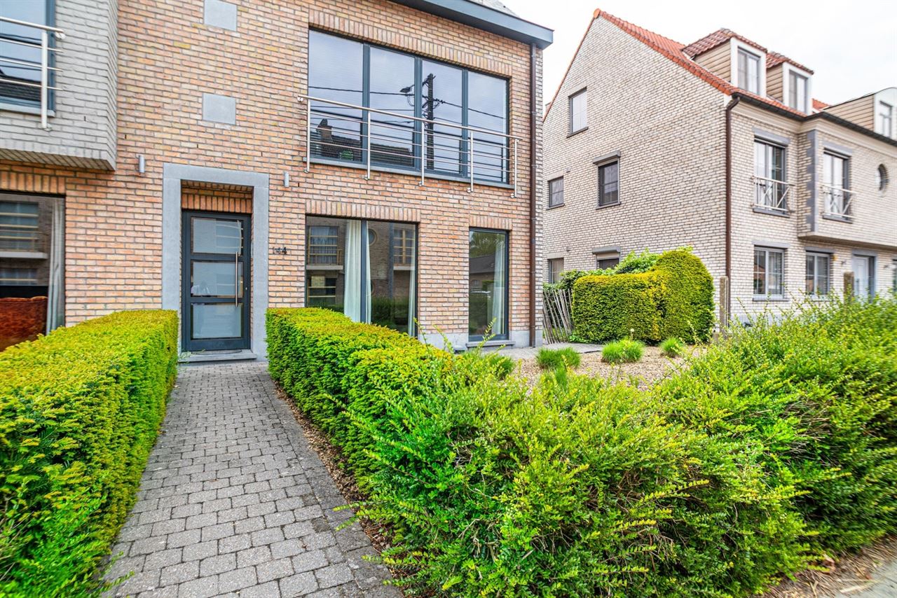 Gelijkvloerse verInstapklaar gelijkvloers appartement met privatieve tuindieping
