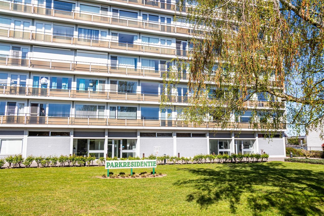Ruim 3-slaapkamerappartement met potentieel + garage
