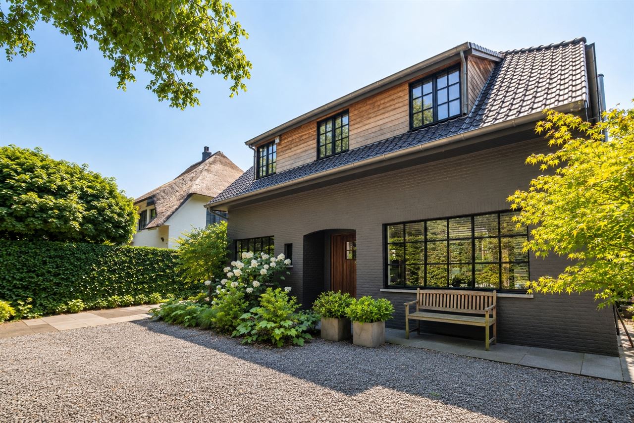 Exclusieve villa met verwarmde zwemvijver in Schilde-Bergen