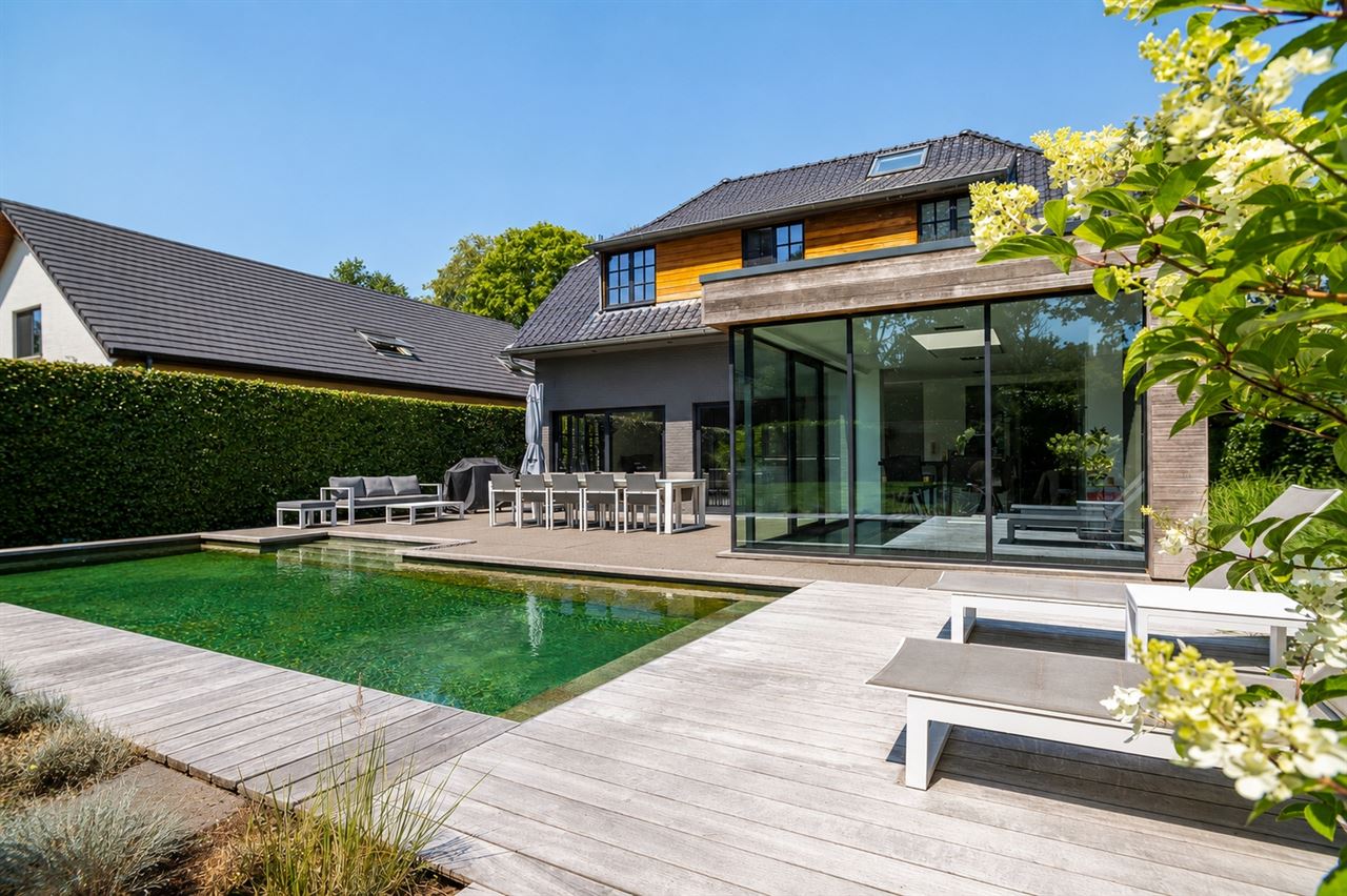 Exclusieve villa met verwarmde zwemvijver in Schilde-Bergen