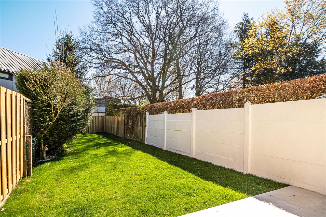 Stijlvol gerenoveerde woning met ZO-tuin in Hove
