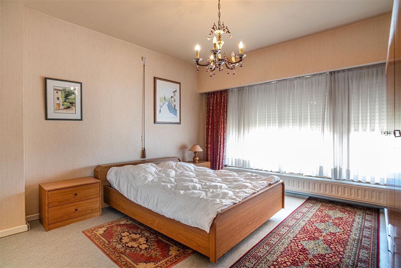Statige woning met vrij uitzicht & vergund bijgebouw
