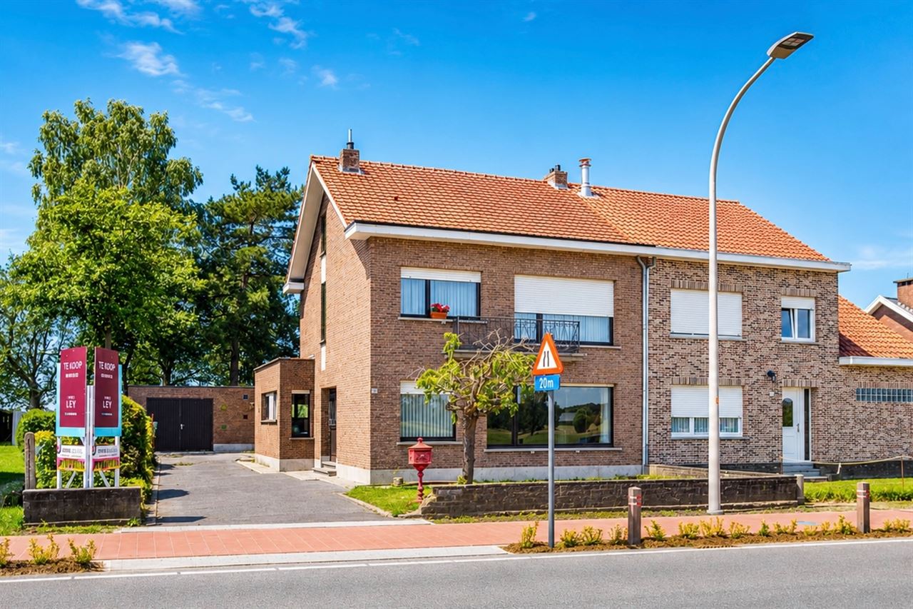 Statige woning met vrij uitzicht & vergund bijgebouw