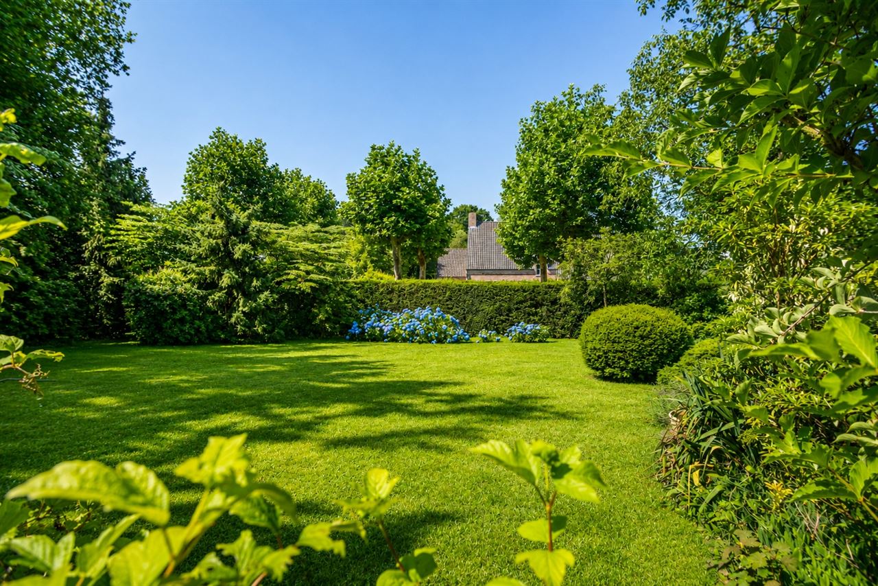 Ruime villa met zwembad en panoramische vergezichten