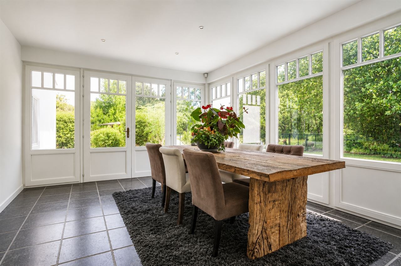Ruime villa met zwembad en panoramische vergezichten