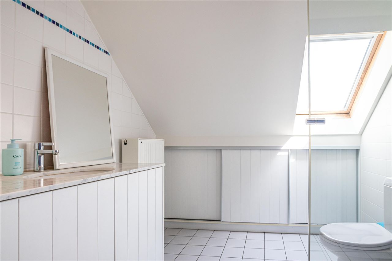 Ruime villa met zwembad en panoramische vergezichten
