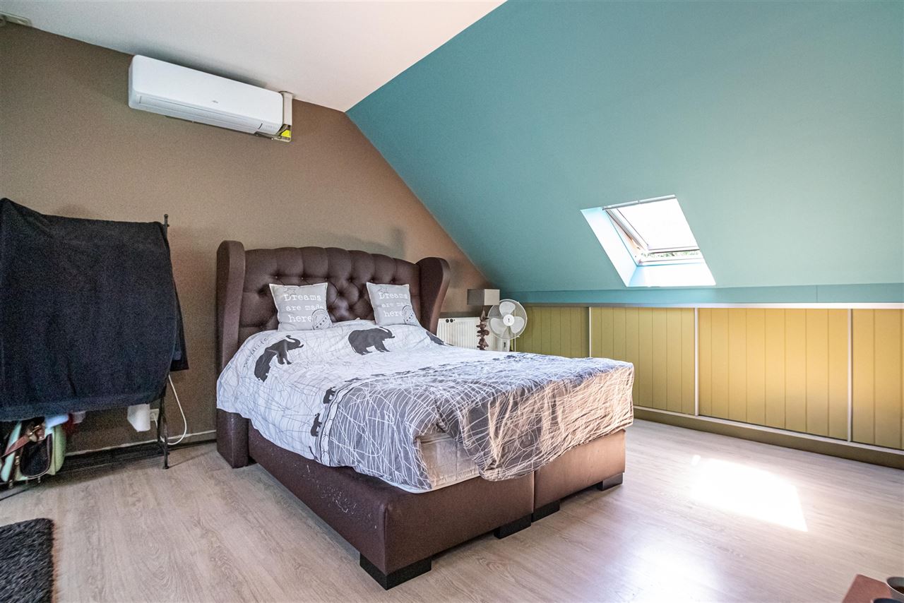 Ruime villa met zwembad en panoramische vergezichten
