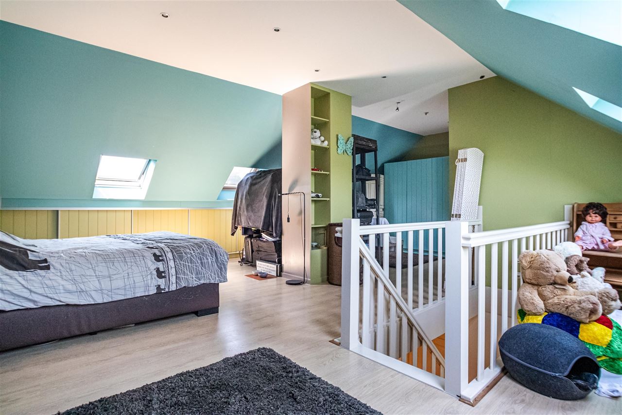 Ruime villa met zwembad en panoramische vergezichten