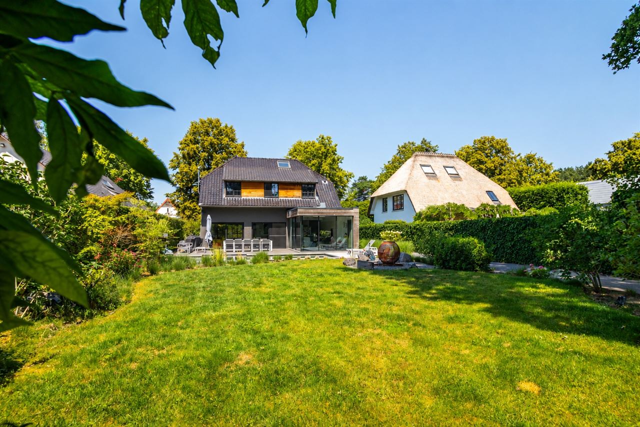 Exclusieve villa met verwarmde zwemvijver in Schilde-Bergen