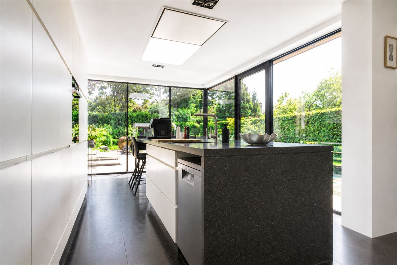 Exclusieve villa met verwarmde zwemvijver in Schilde-Bergen