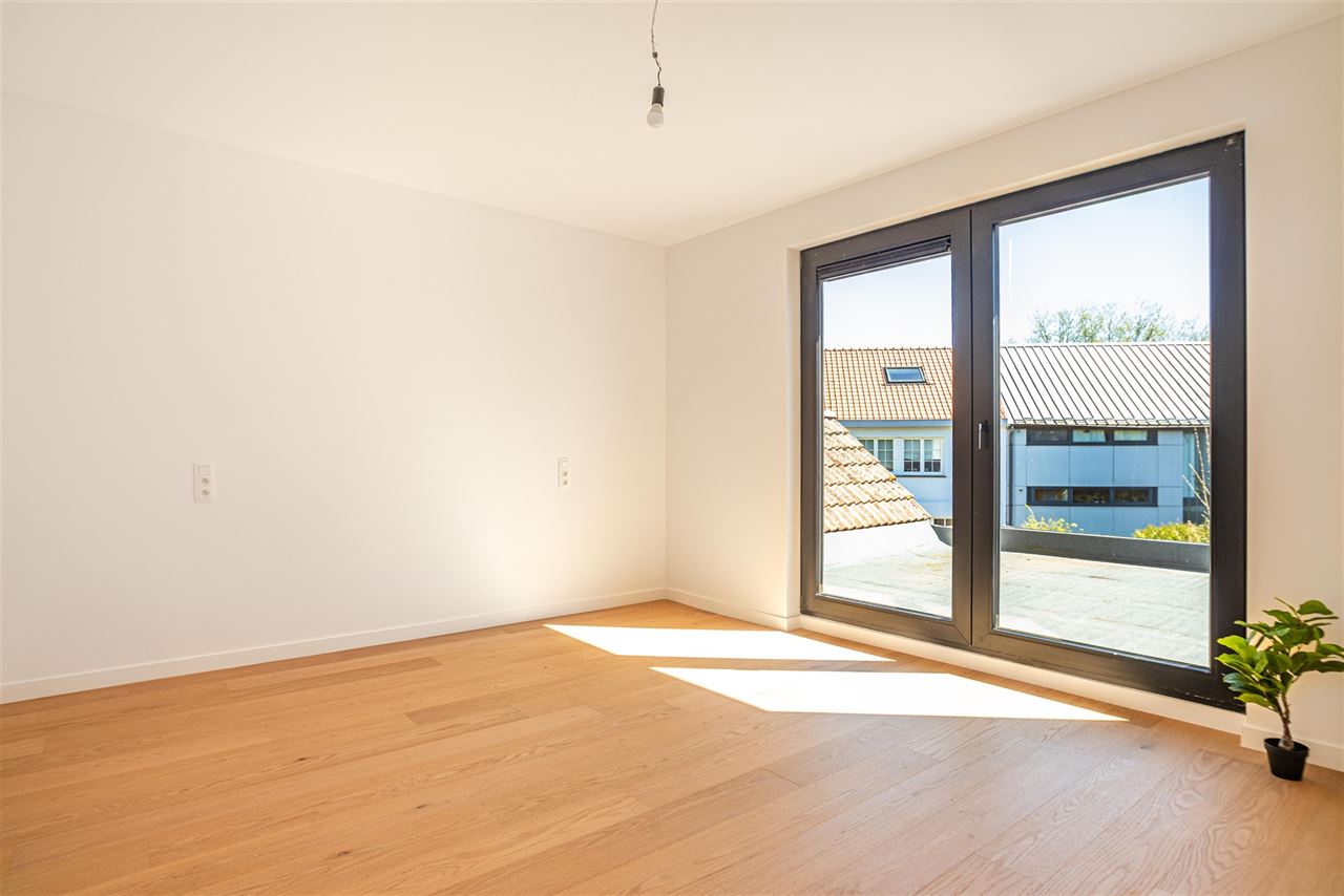 Stijlvol gerenoveerde woning met ZO-tuin in Hove