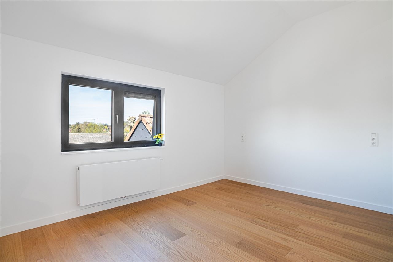 Stijlvol gerenoveerde woning met ZO-tuin in Hove