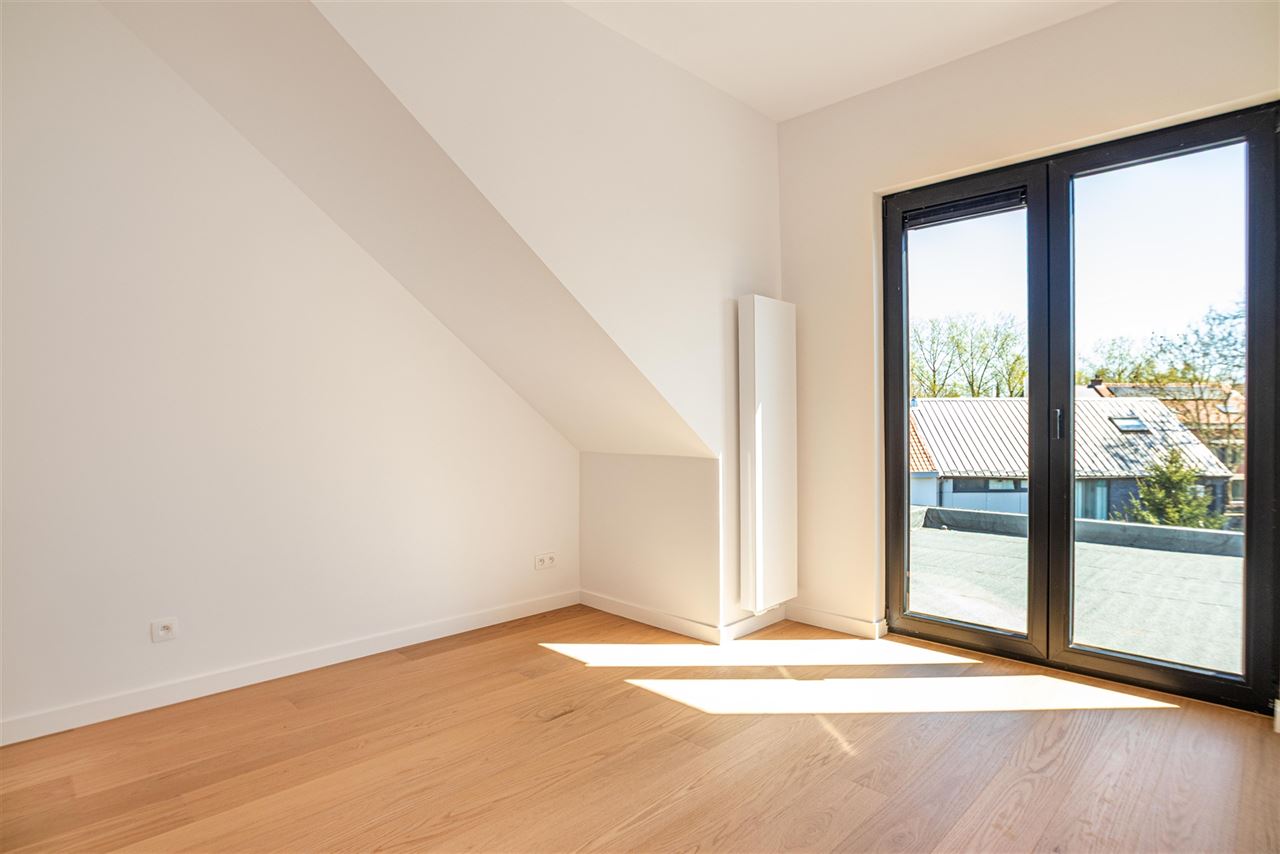 Stijlvol gerenoveerde woning met ZO-tuin in Hove