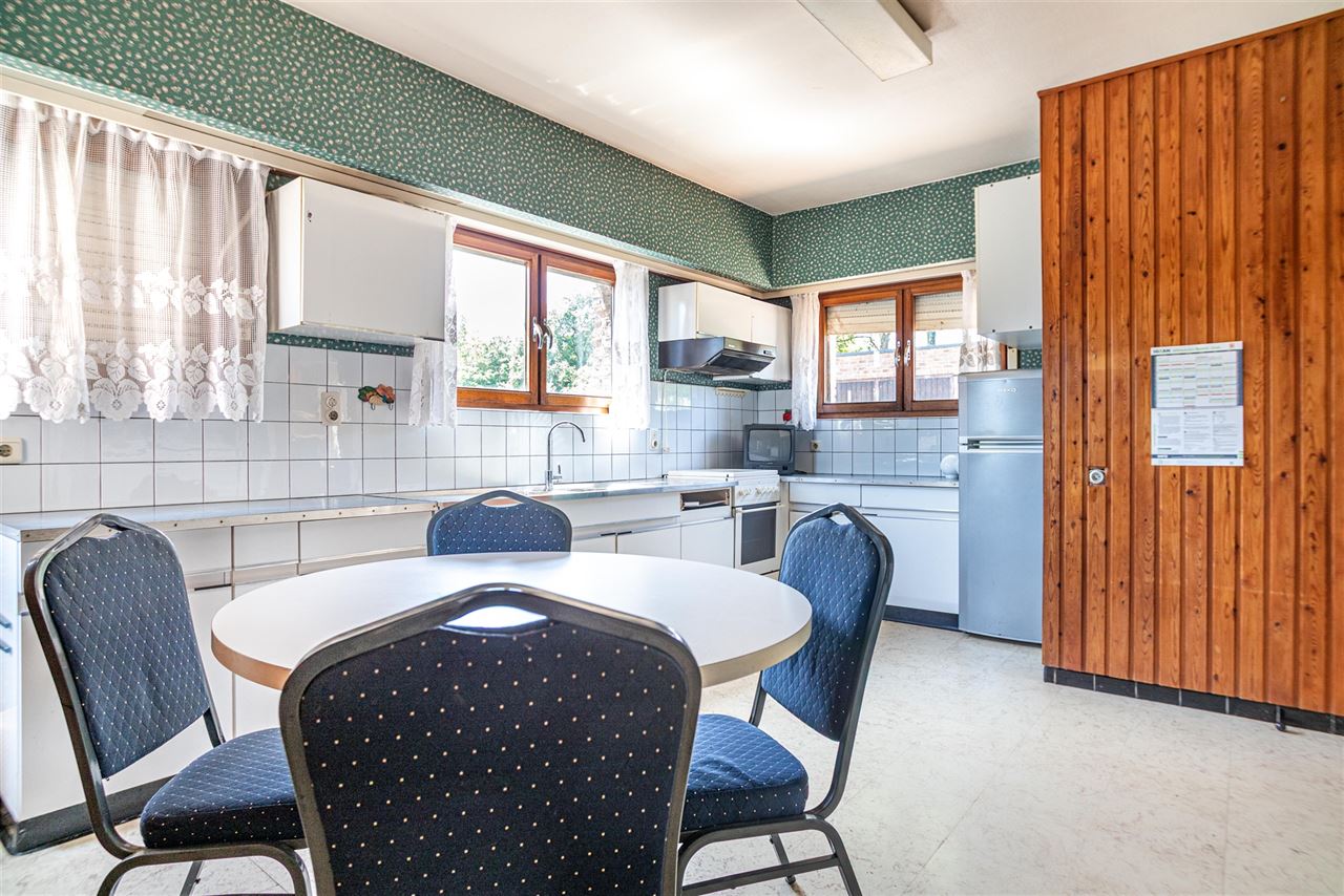 Statige woning met vrij uitzicht & vergund bijgebouw