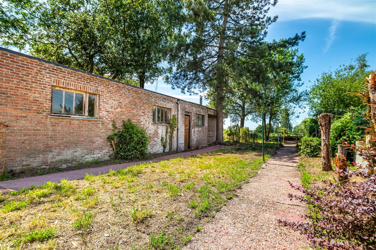 Statige woning met vrij uitzicht & vergund bijgebouw