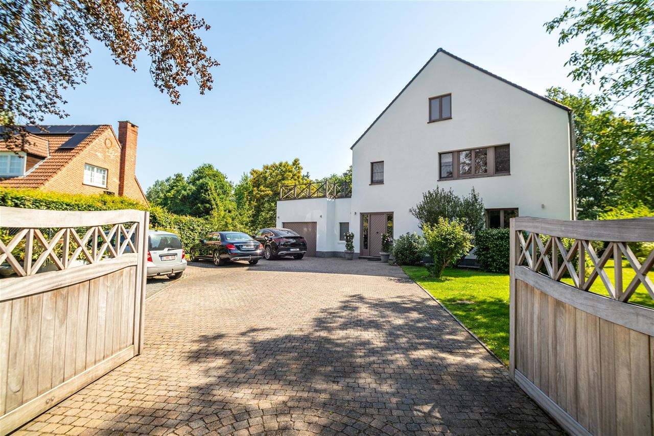 Ruime villa met zwembad en panoramische vergezichten