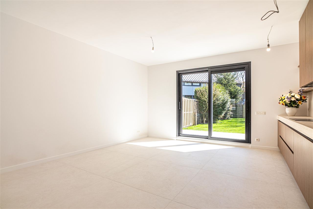 Stijlvol gerenoveerde woning met ZO-tuin in Hove
