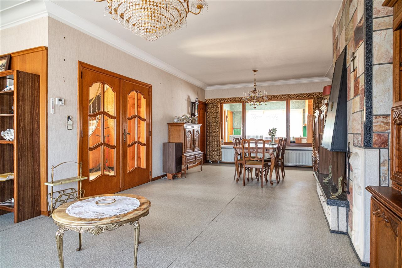 Statige woning met vrij uitzicht & vergund bijgebouw