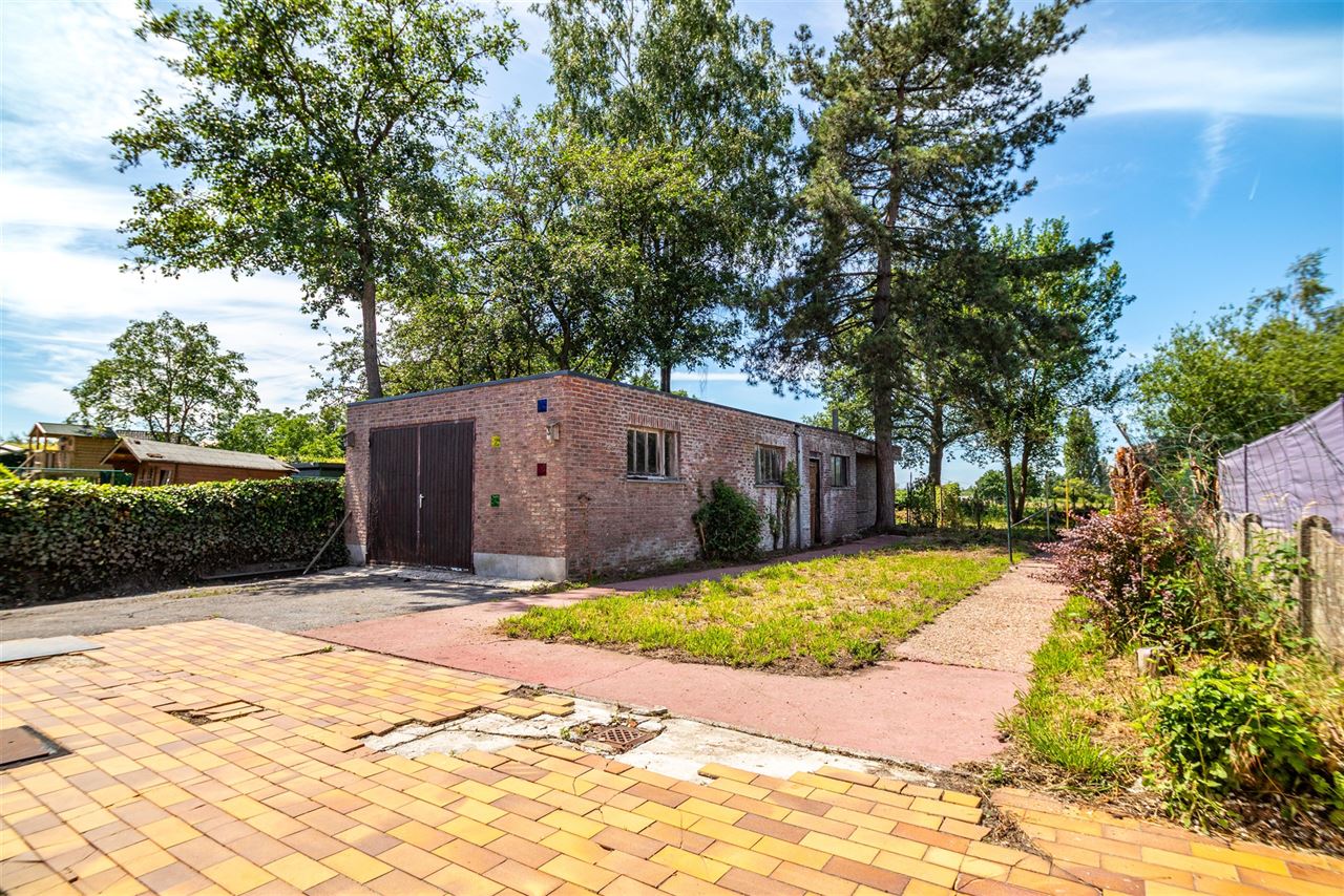 Statige woning met vrij uitzicht & vergund bijgebouw