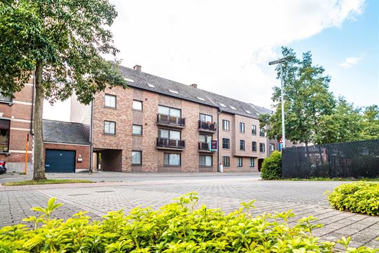 Ruim appartement met 2 slaapkamers, zonnig terras en garage