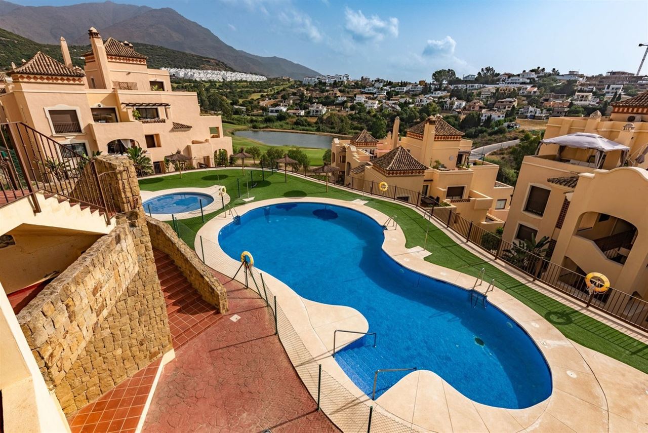 Duplex penthouse in Estepona