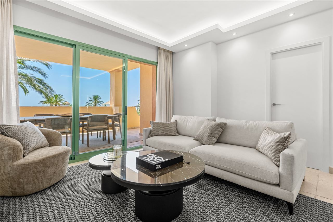 Gerenoveerd appartement in Benahavis met 3 zeezicht
