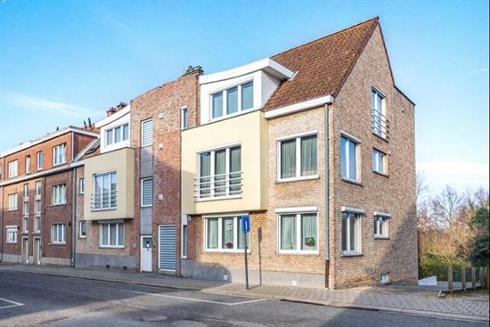 Lichtrijke penthouse met uitzonderlijk uitzicht en 2 garages